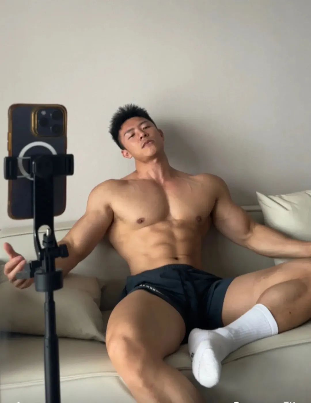 重庆肌肉男，被偷摸着采访录屏了！！！