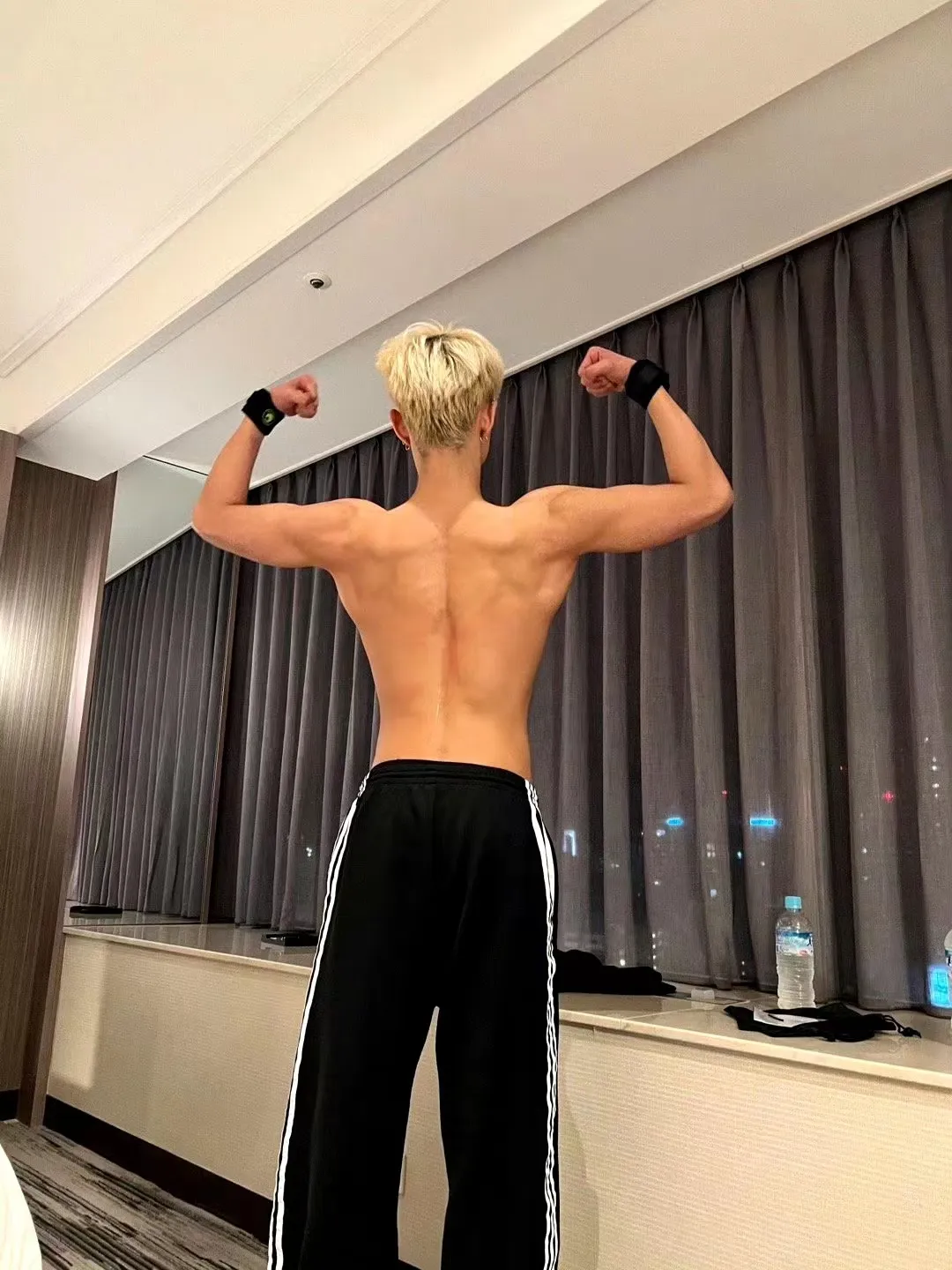 长相与身材不符的韩国男爱豆，身高不够颜值来凑？