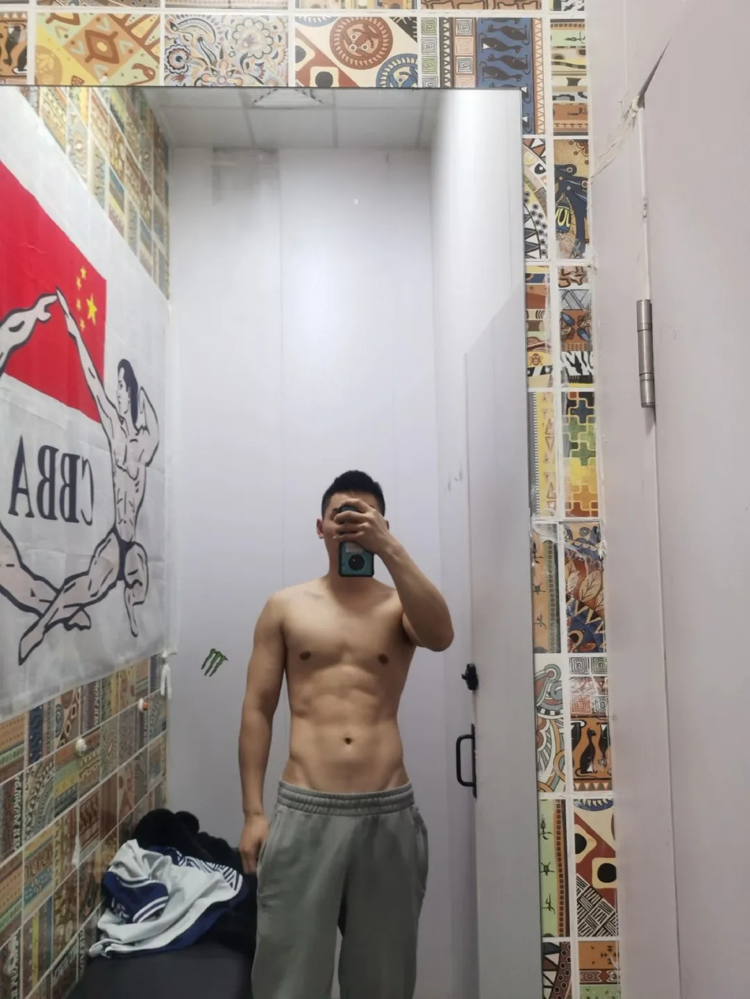 扒到了体育生表弟的肌肉照，这也太好看了