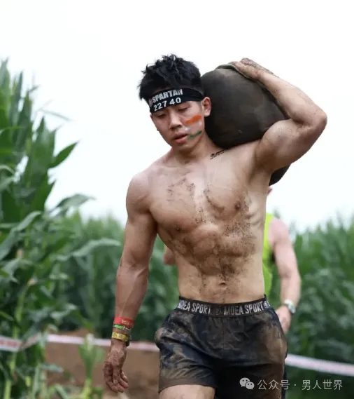 男湿透，我天这大腿能帮他洗吗？