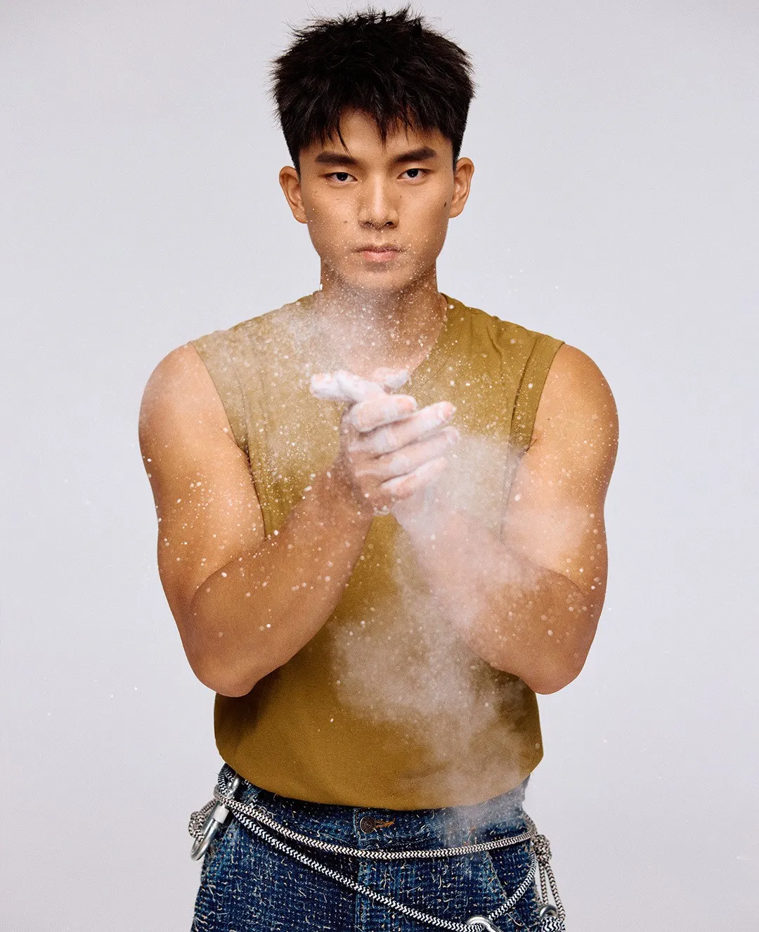 只看一眼就会爱上！00 后运动小将伍鹏首封来啦~