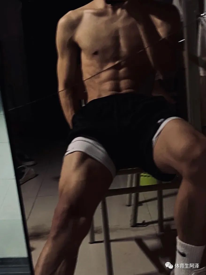 黑皮腹肌小狼狗，真的不要太猛了....