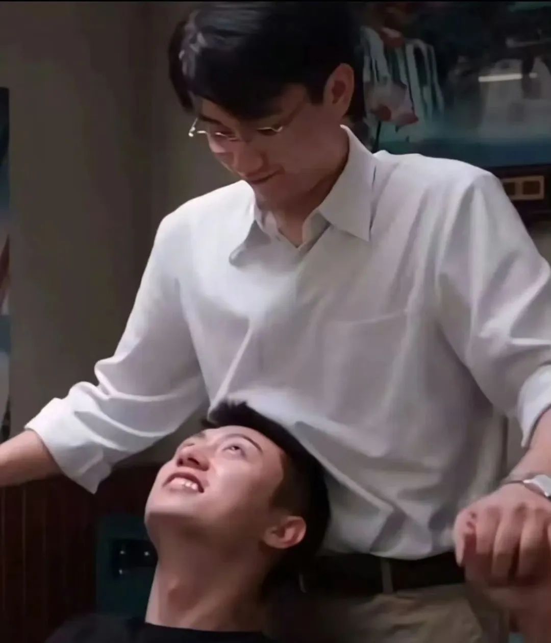 黄景瑜新剧与人夫感男星的剧情火了，网友们直呼太好磕了！