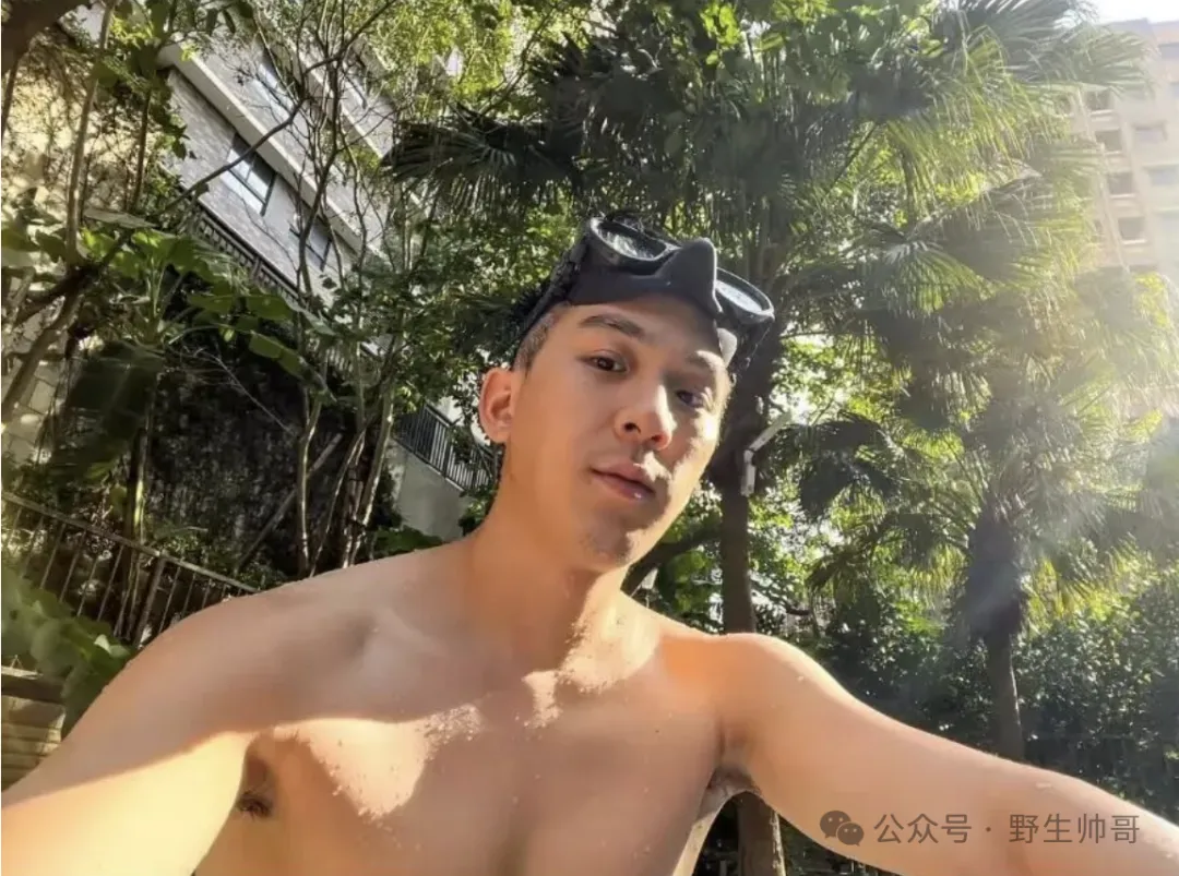 又一枚运动男自拍私照流出，长腿翘臀当爸爸太顶啦！