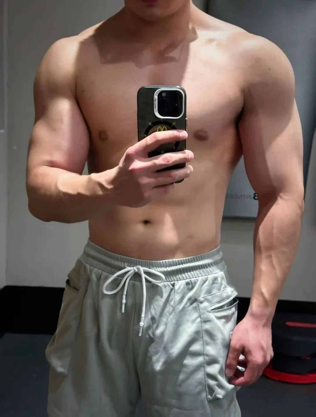 土家族肉壮小哥，扮演土家新郎满是安全感！