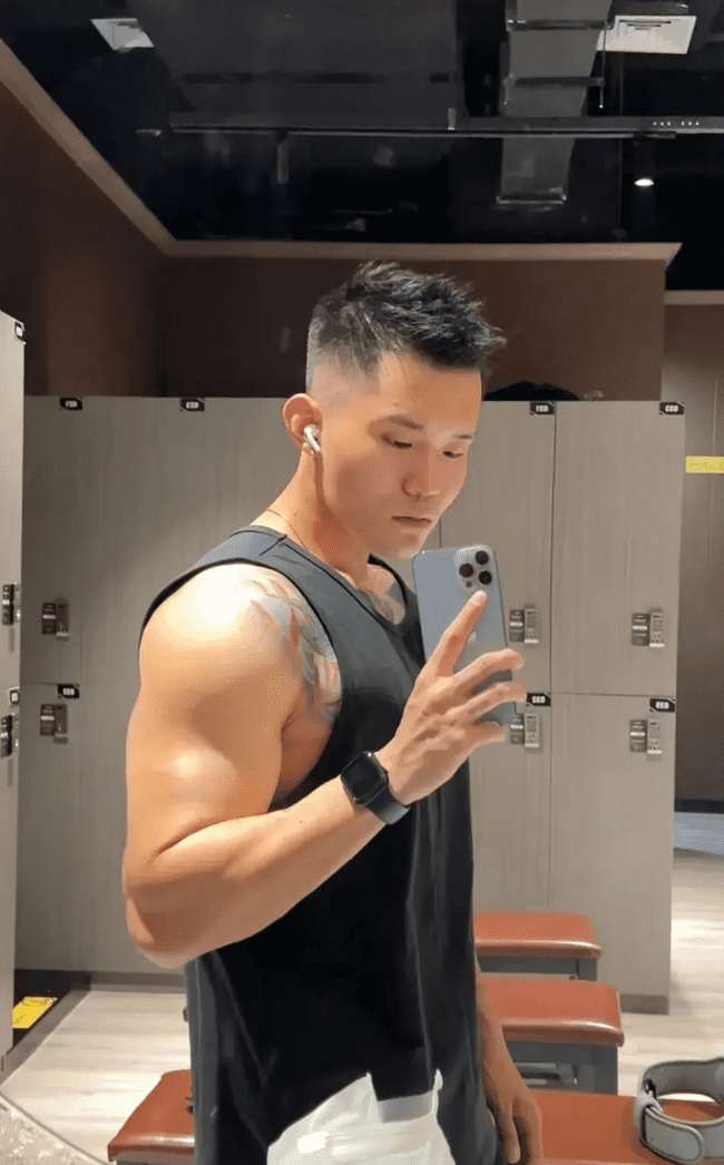 超耐受调教的纹身肌肉 M！！