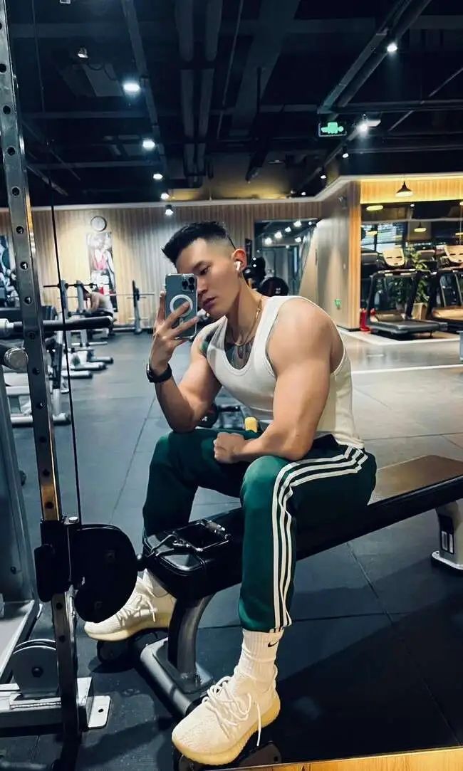 超耐受调教的纹身肌肉 M!! 超耐受调教的纹身肌肉 M!!