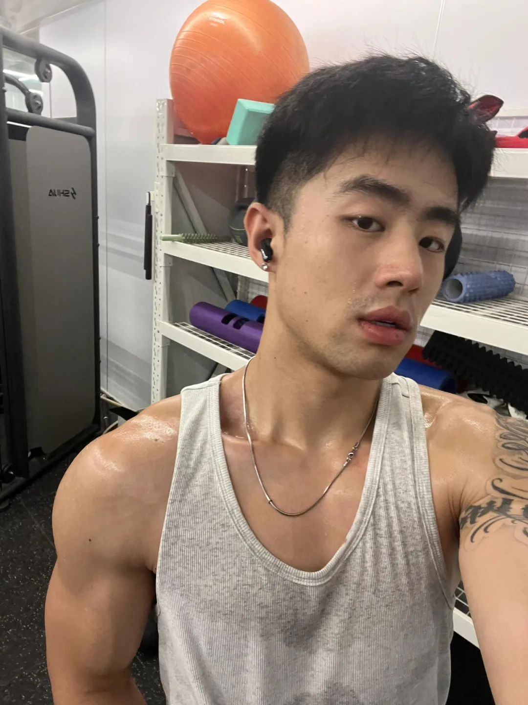 体育生潘玮黑！被采访后续细节，基友找到了～