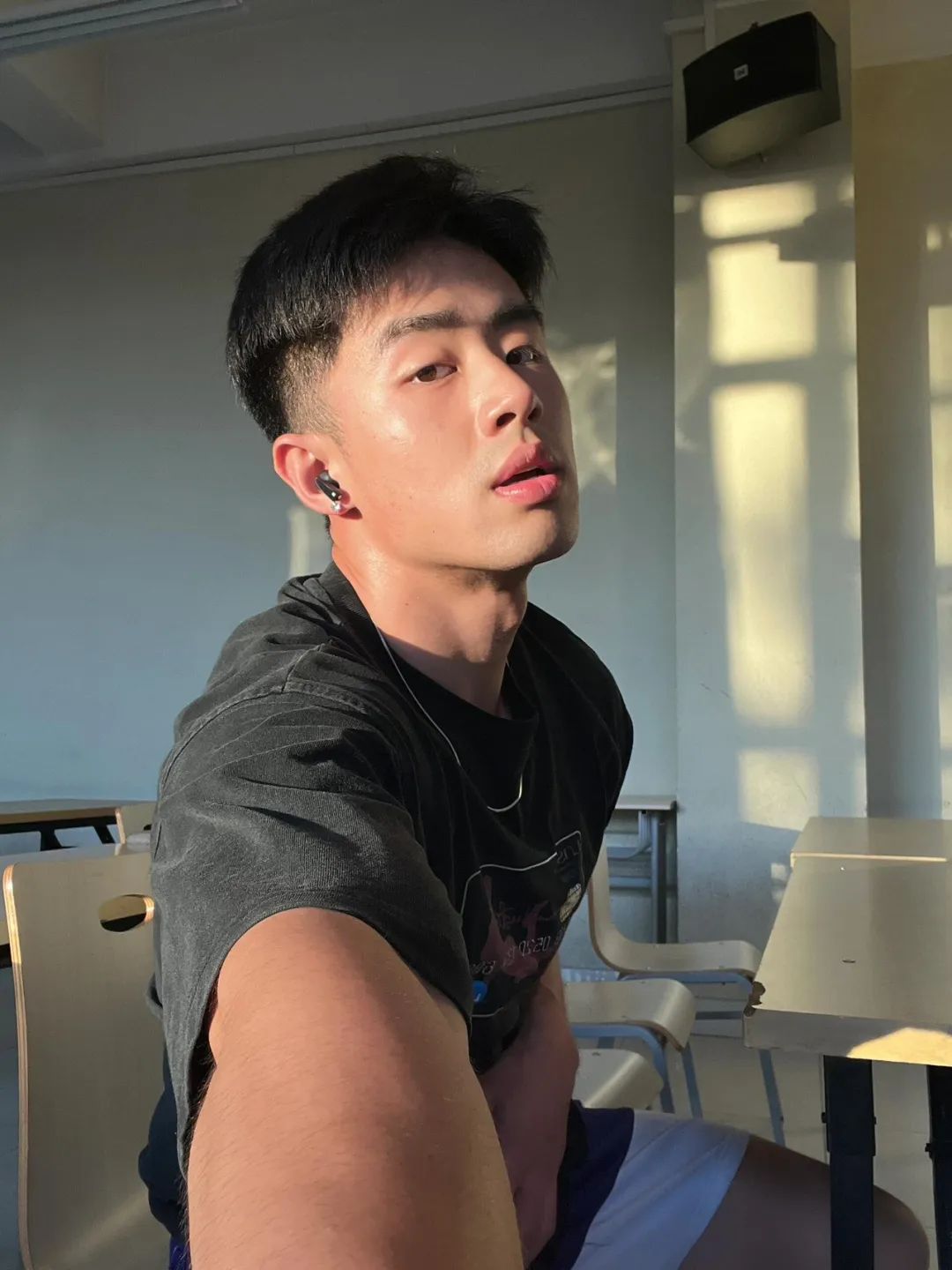 体育生潘玮黑！被采访后续细节，基友找到了～