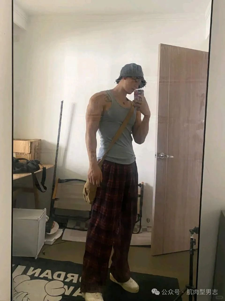 自律减脂中的健身教练