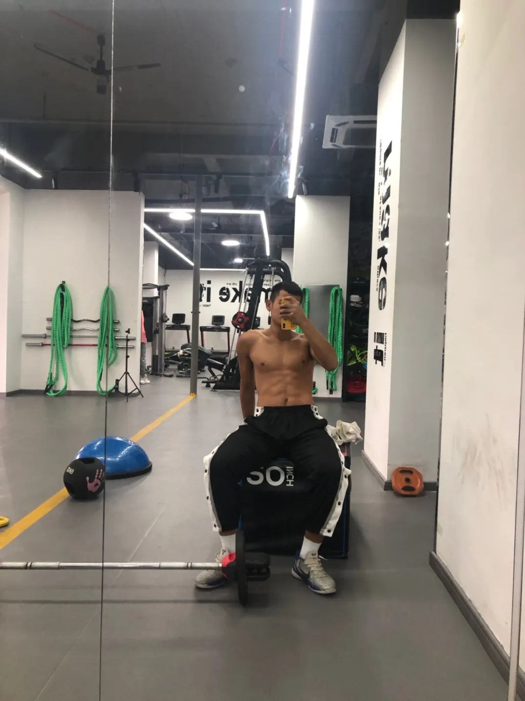 华东理工大篮球队黑皮体育生视频真好看，被吸引了！