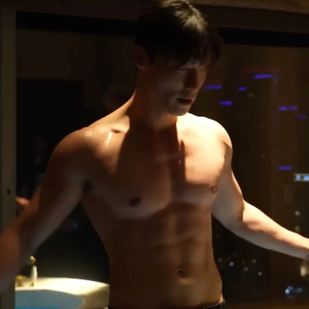 帅我一脸！韩国男演员泡澡贴脸开大！！