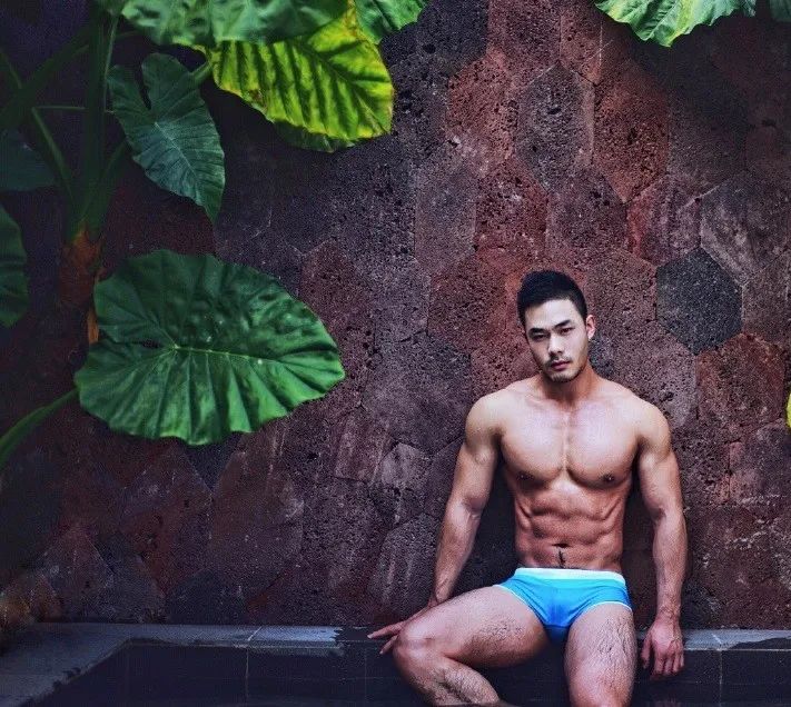180cm 言武 Ray，筋肉肌肉一！