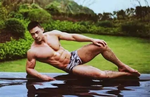 180cm 言武 Ray，筋肉肌肉一！