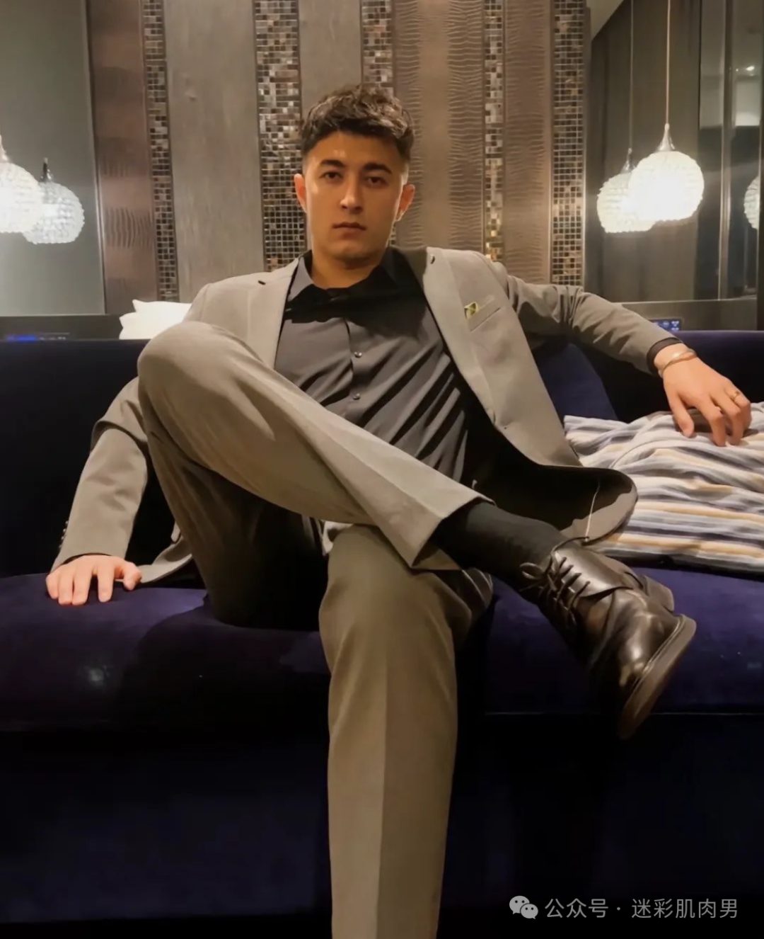  新疆运动男更衣室私密照流出，这大盘鸡真大呀~！