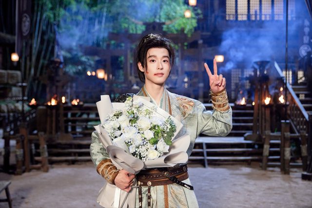 《与晋长安》未播先火，全员高颜值，两大男主演身材均在线