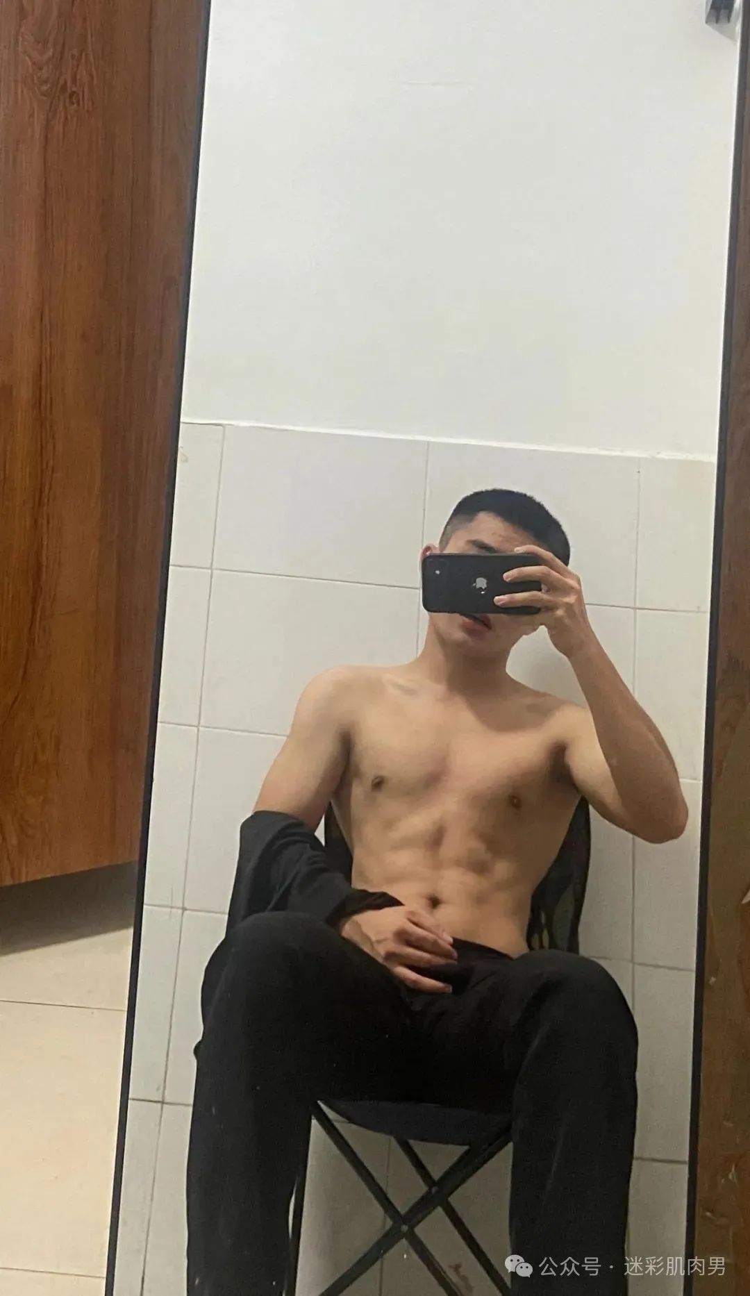  退役肌肉小哥！浓烈的男人味太棒啦！