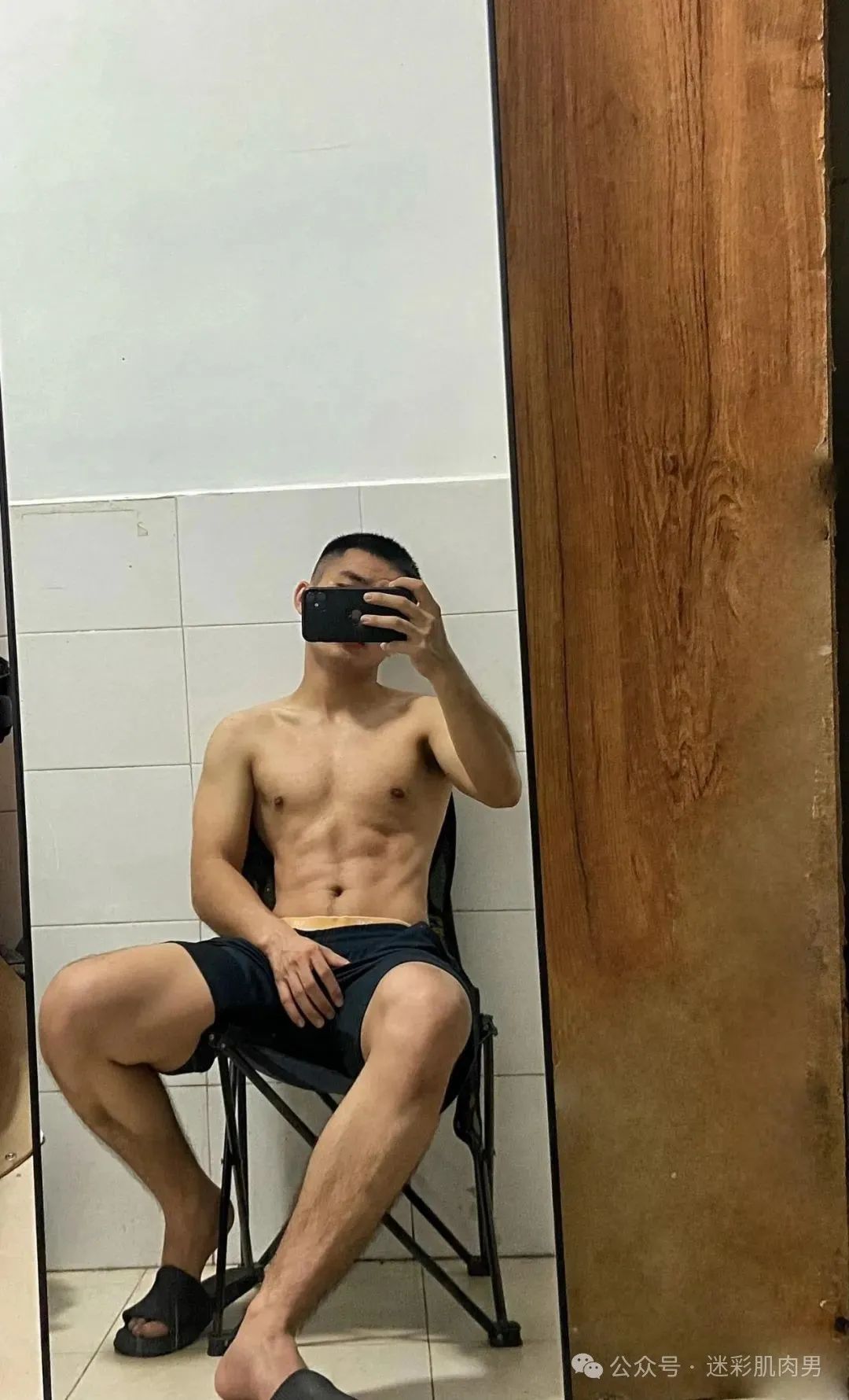  退役肌肉小哥！浓烈的男人味太棒啦！