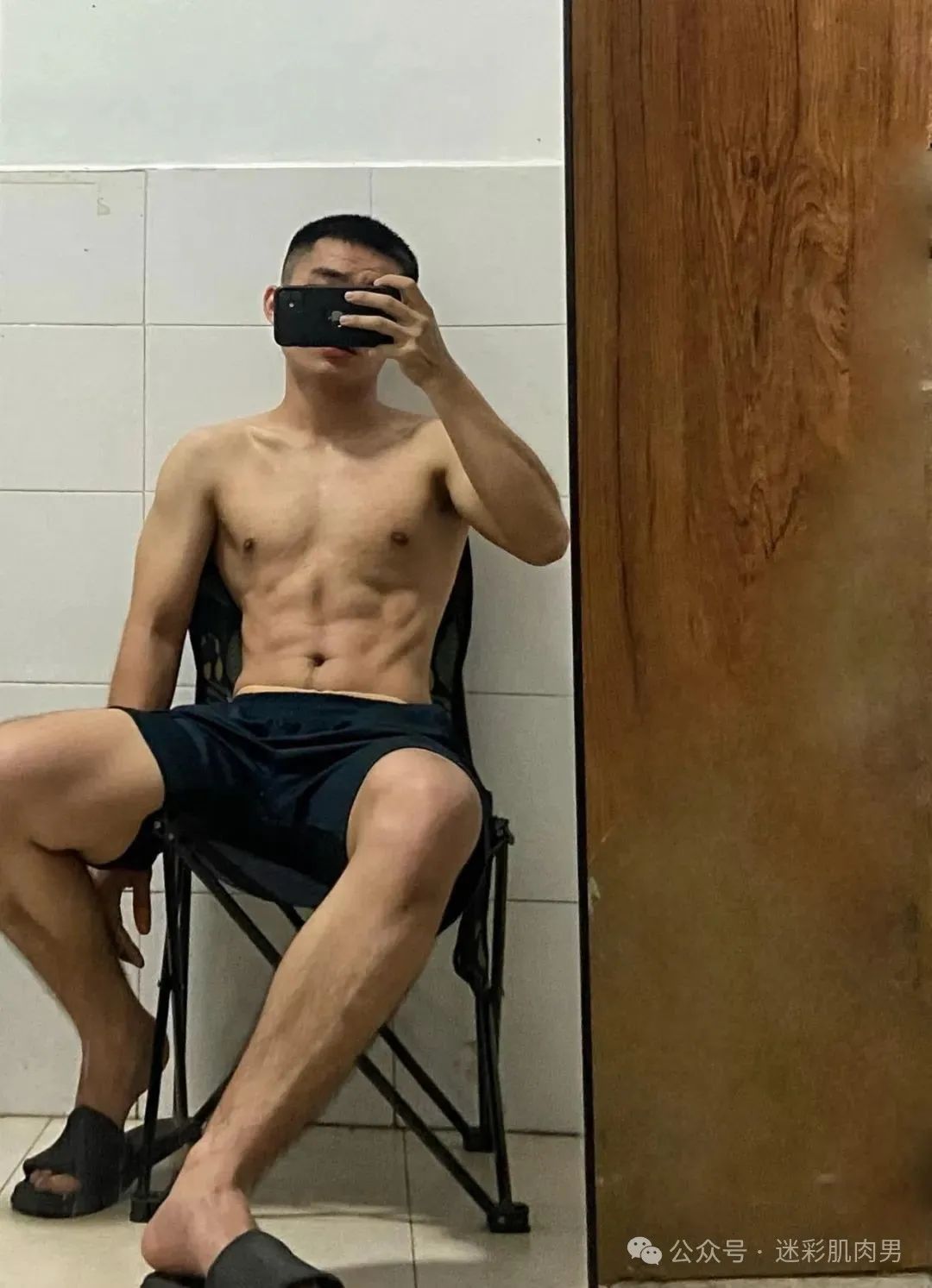  退役肌肉小哥！浓烈的男人味太棒啦！
