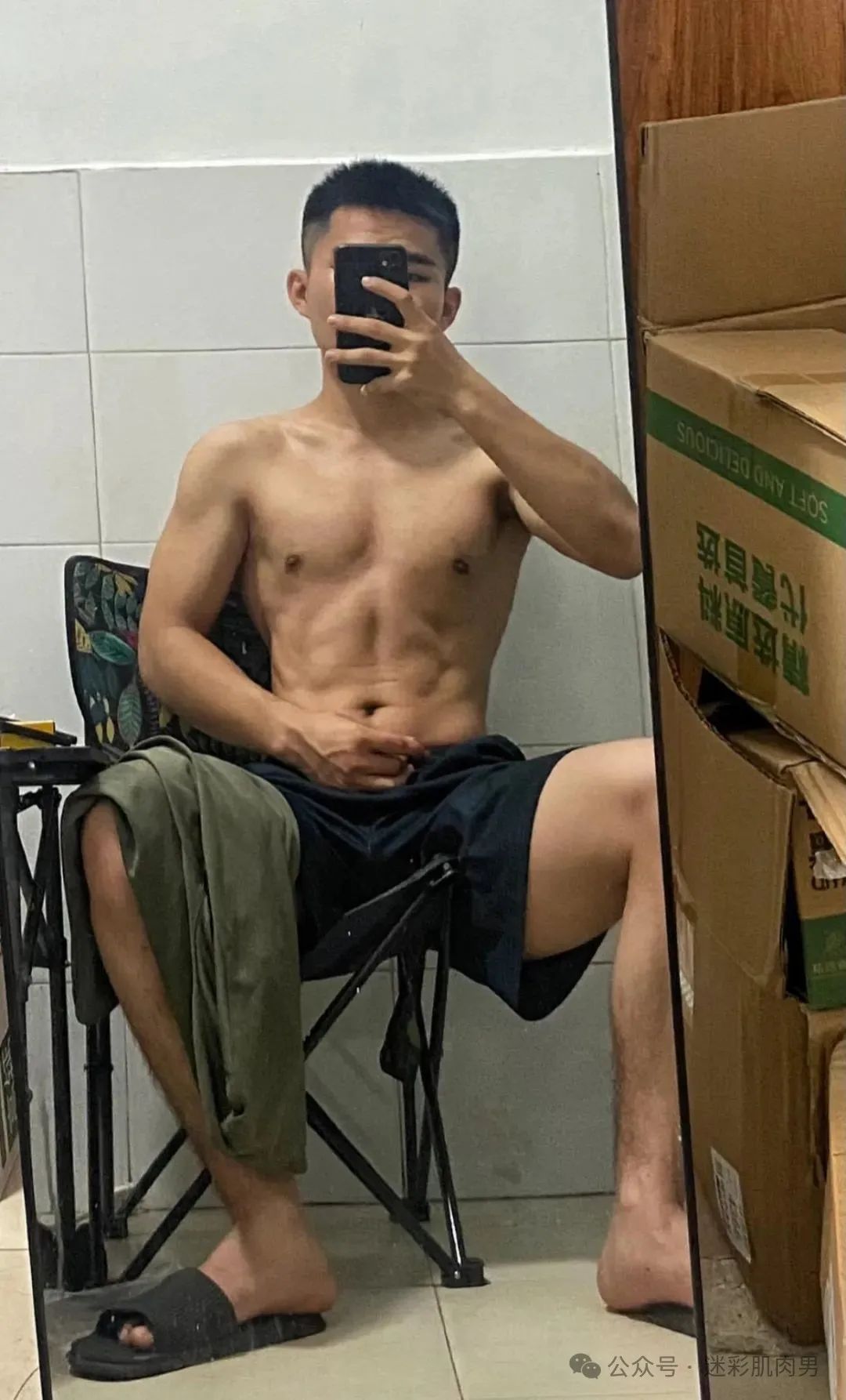  退役肌肉小哥！浓烈的男人味太棒啦！