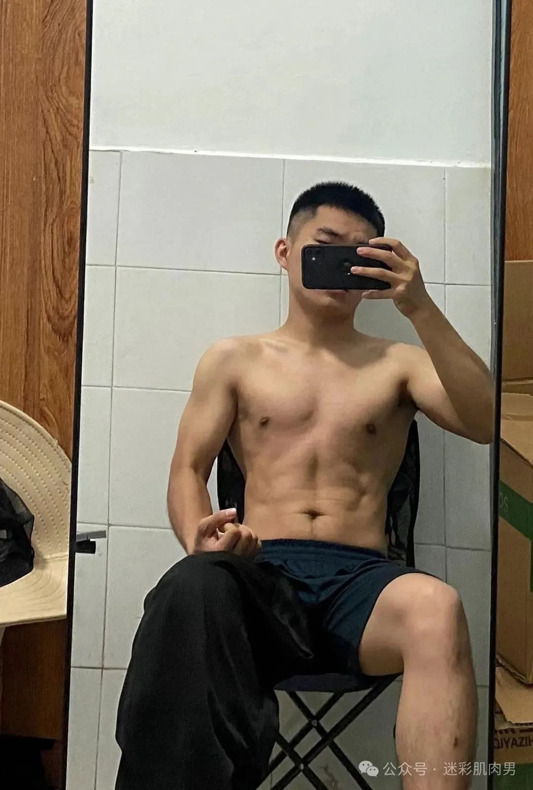  退役肌肉小哥！浓烈的男人味太棒啦！