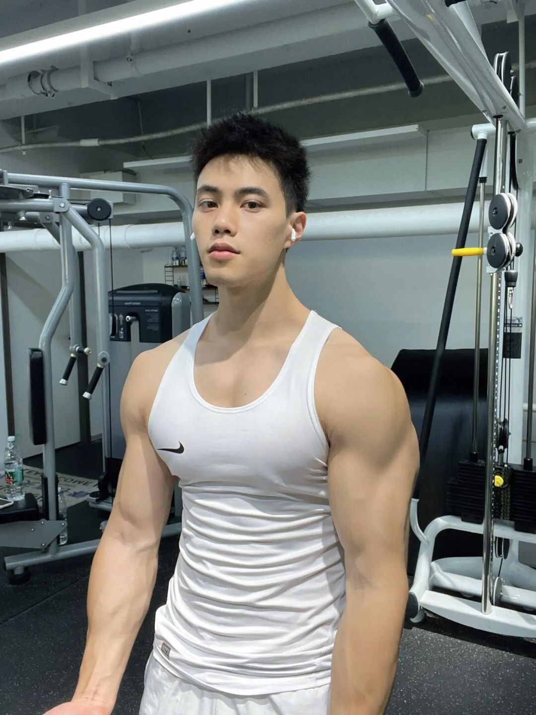 抖音 10W 粉丝男模，9 月 5 日意外溺水离世！网友：不要野泳…