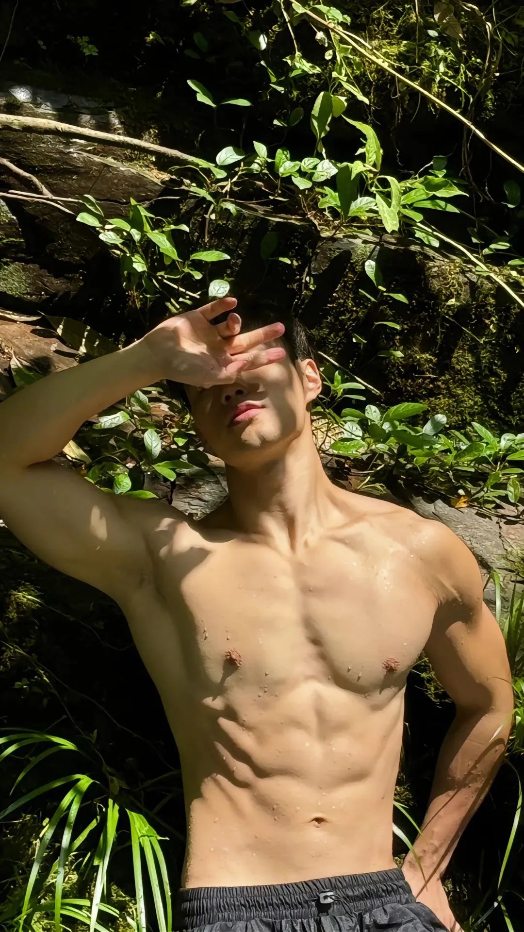 抖音 10W 粉丝男模，9 月 5 日意外溺水离世！网友：不要野泳…