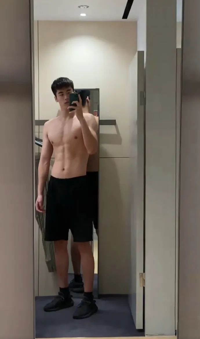 男大天花板！中南大学 187CM 游泳体育生太帅了！