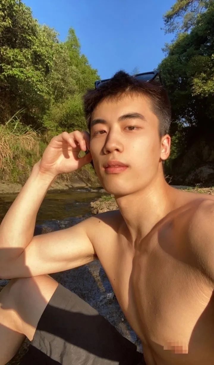 男大天花板！中南大学 187CM 游泳体育生太帅了！