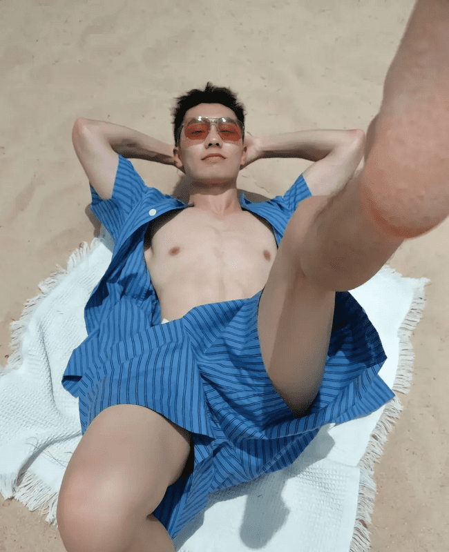  腹肌薄肌纯欲 BOY 阳光大男孩！