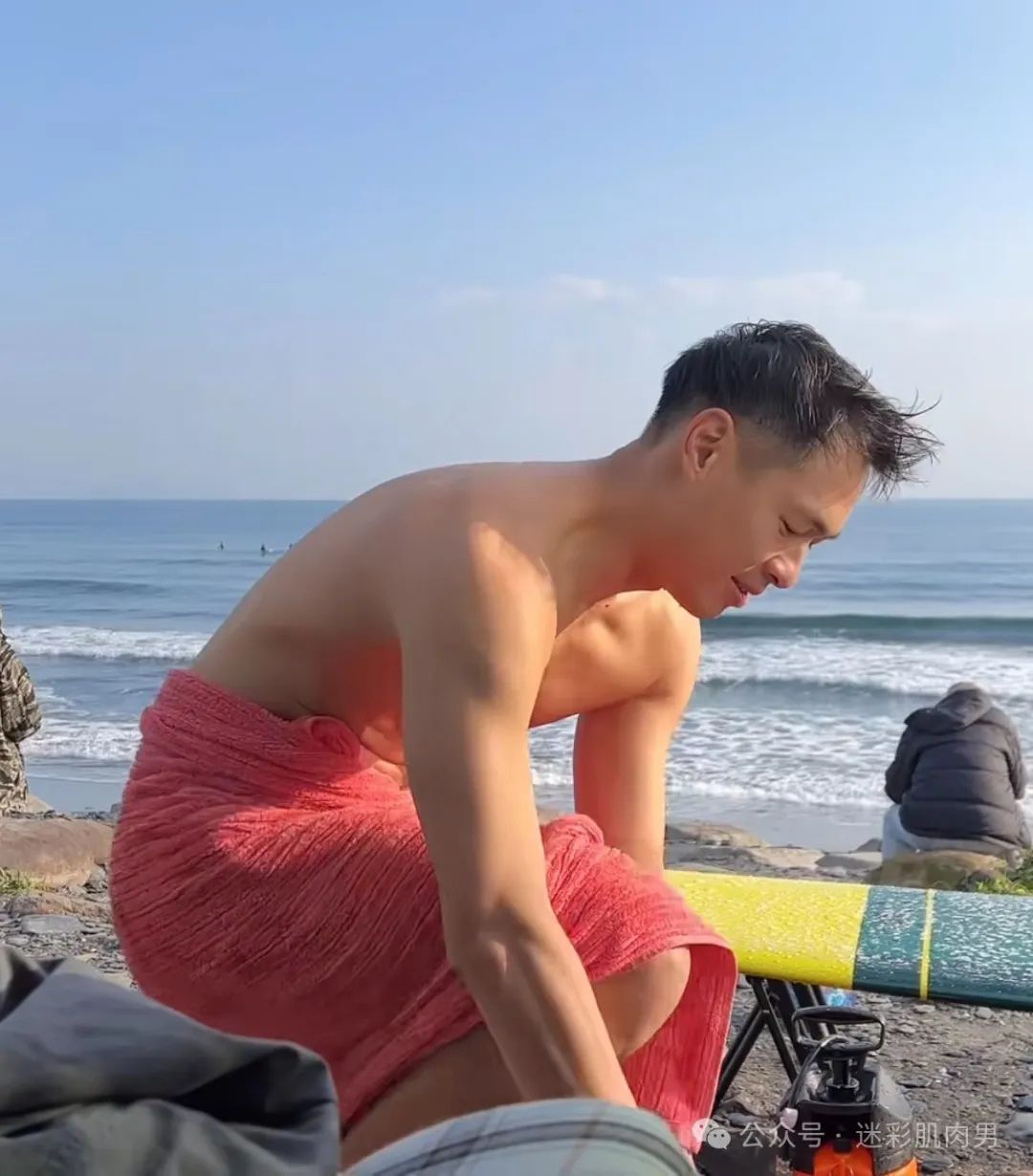  起猛了看见杨祐宁自己在飞？？溢出屏幕好大啊啊啊！