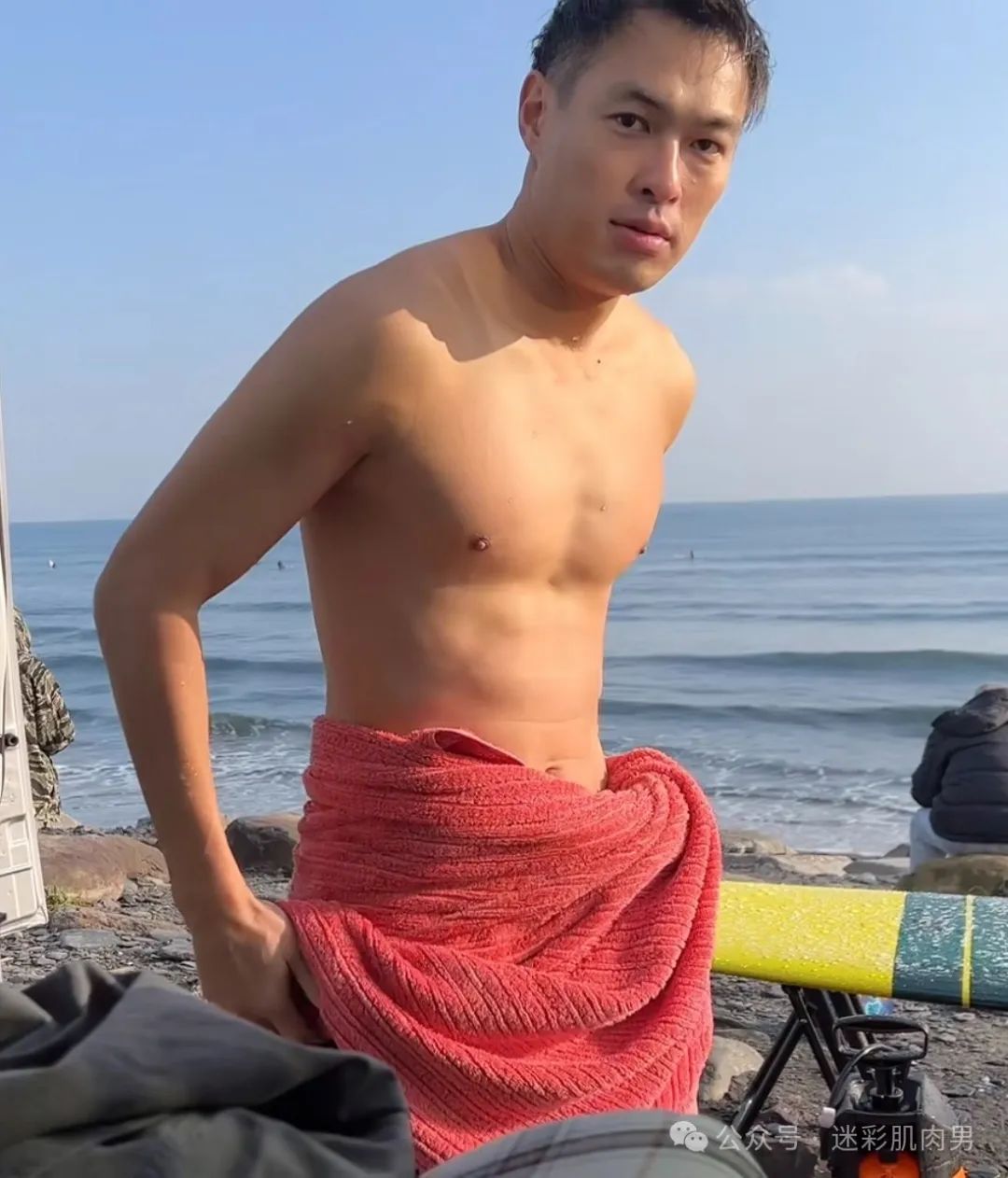  起猛了看见杨祐宁自己在飞？？溢出屏幕好大啊啊啊！