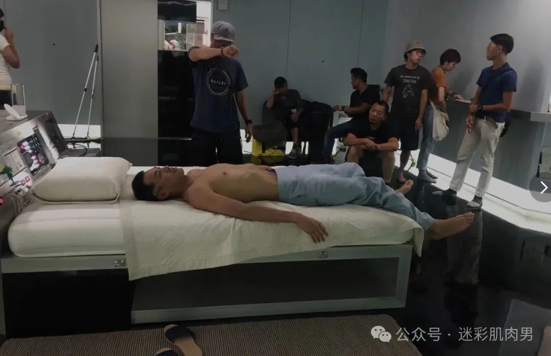  起猛了看见杨祐宁自己在飞？？溢出屏幕好大啊啊啊！