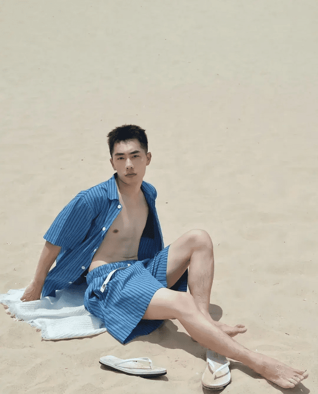  腹肌薄肌纯欲 BOY 阳光大男孩！