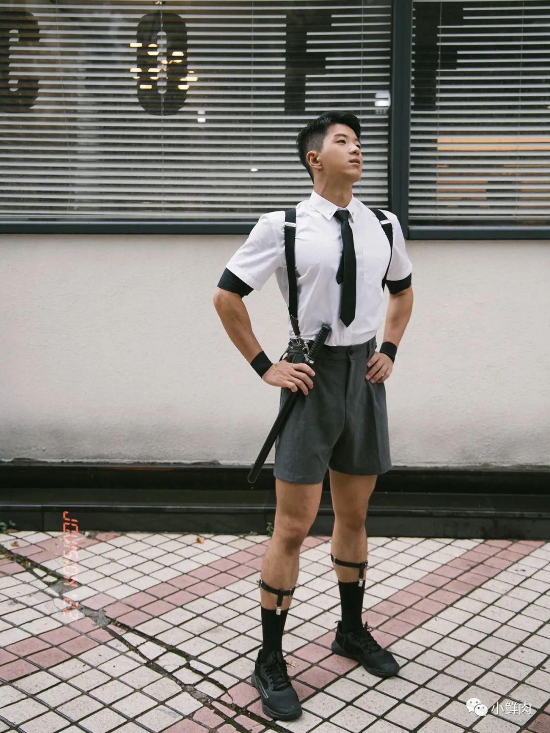 乐刻教练穿黑色吊袜拍写真，谁抵得住啊？
