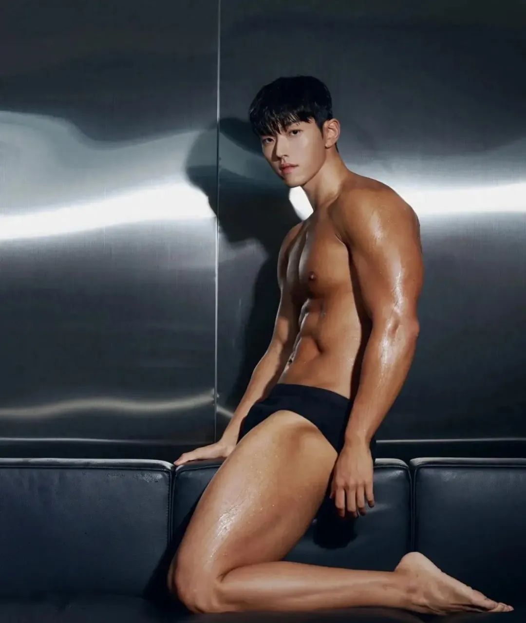 183cm 粗壮大腿人间尤物爆火了！