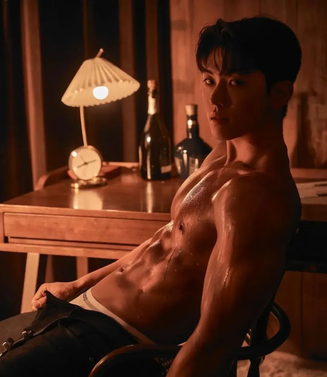 183cm 粗壮大腿人间尤物爆火了！