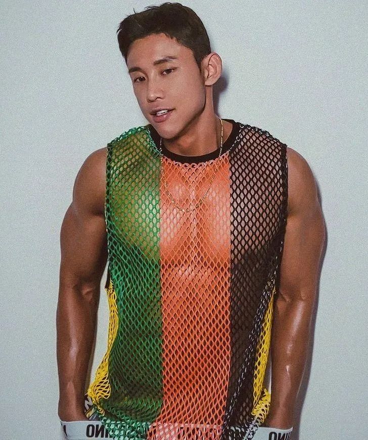 183cm 粗壮大腿人间尤物爆火了！