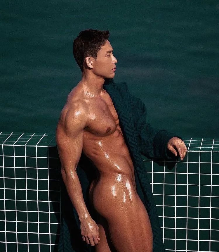 183cm 粗壮大腿人间尤物爆火了！