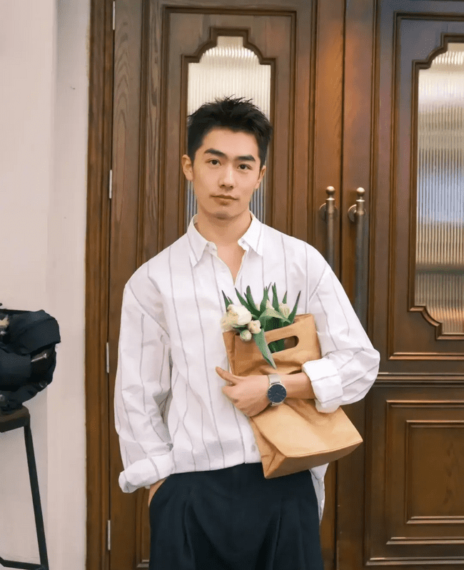  腹肌薄肌纯欲 BOY 阳光大男孩！