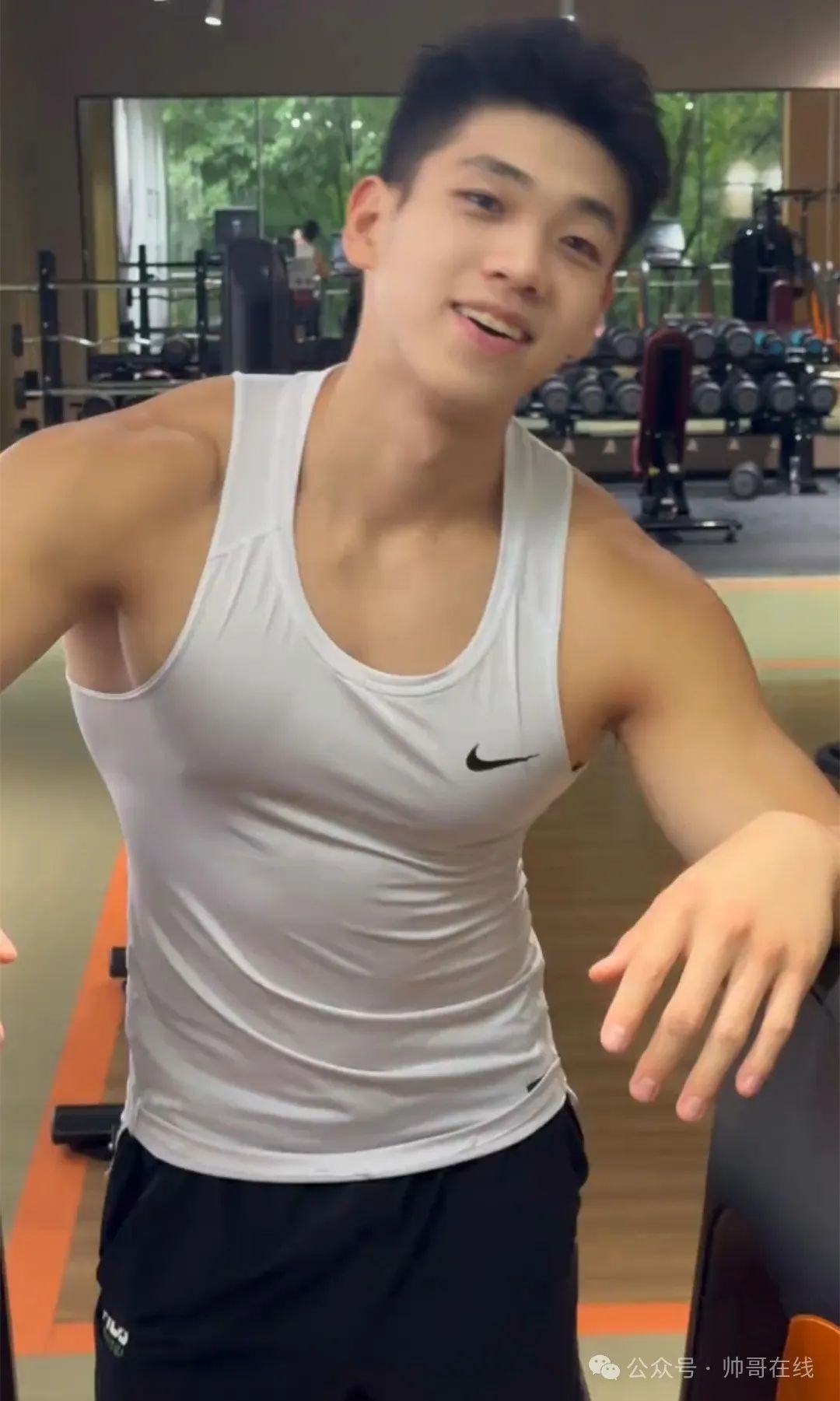  宏翔回归都比不了这枚河南男大体育生，希望他下海！
