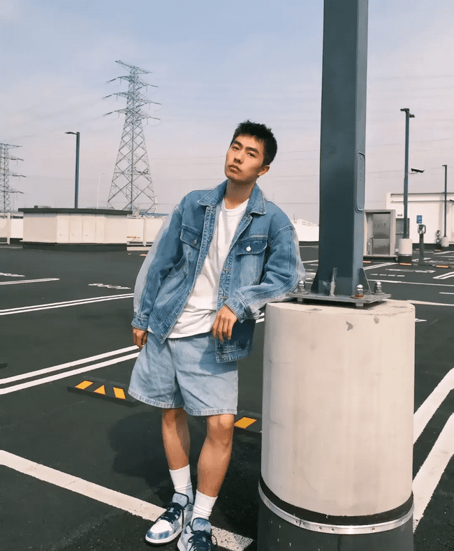  腹肌薄肌纯欲 BOY 阳光大男孩！
