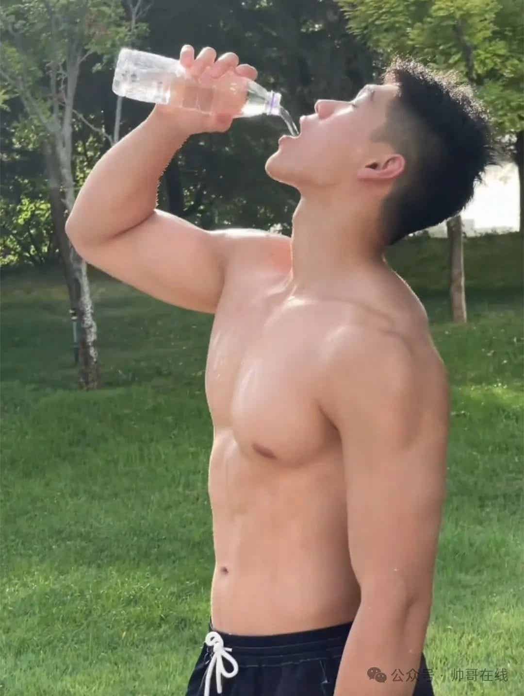 宏翔回归都比不了这枚河南男大体育生，希望他下海！