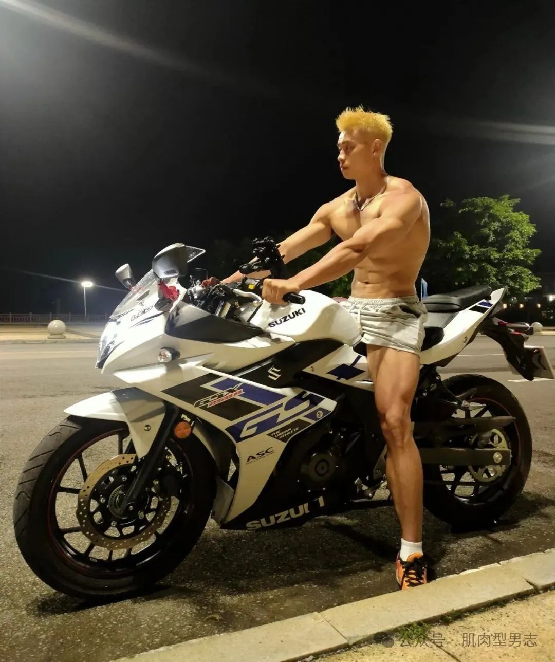 “到位”的男技师现在都这么辣了吗？