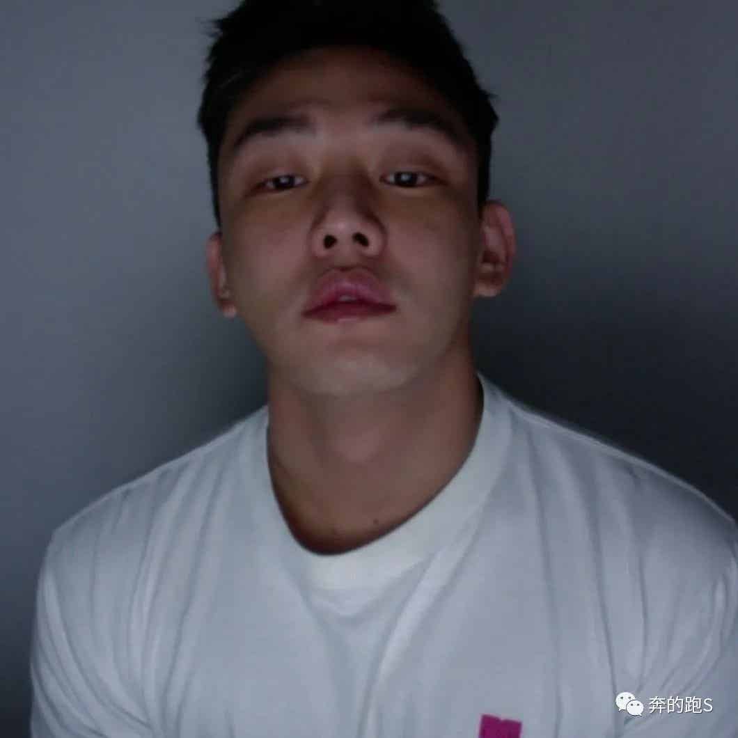 长这么帅的刘亚仁也好这口呀！被指控性侵 30 岁男子！