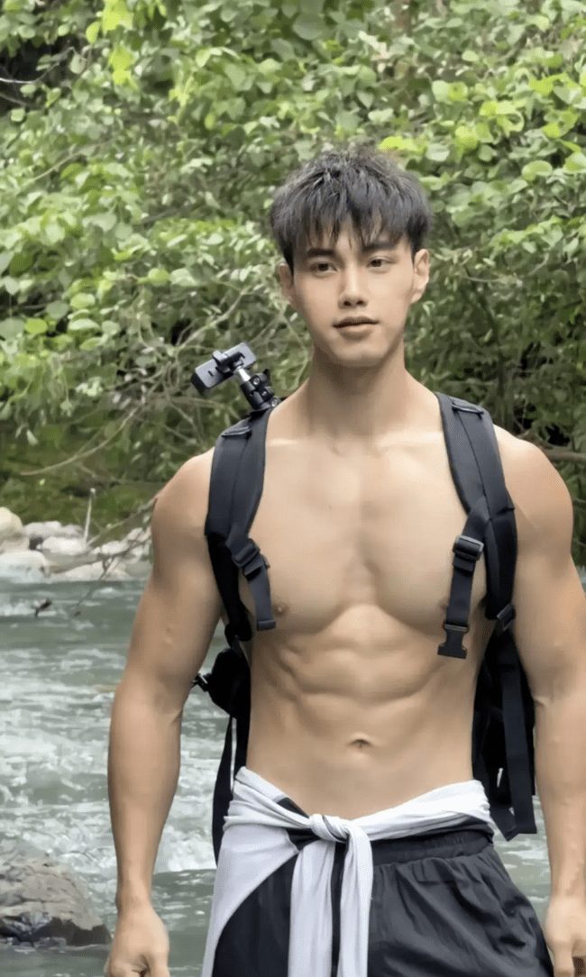  励志肌肉健身博主刘灿不幸离世 
