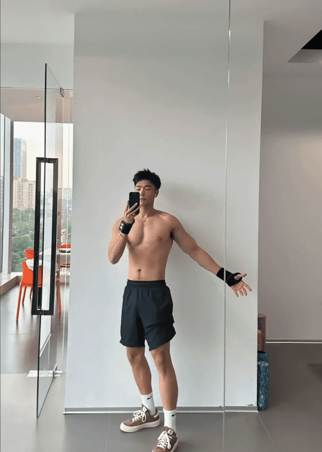 185 的脂包肌帅哥，迷人的男人味让人流口水！