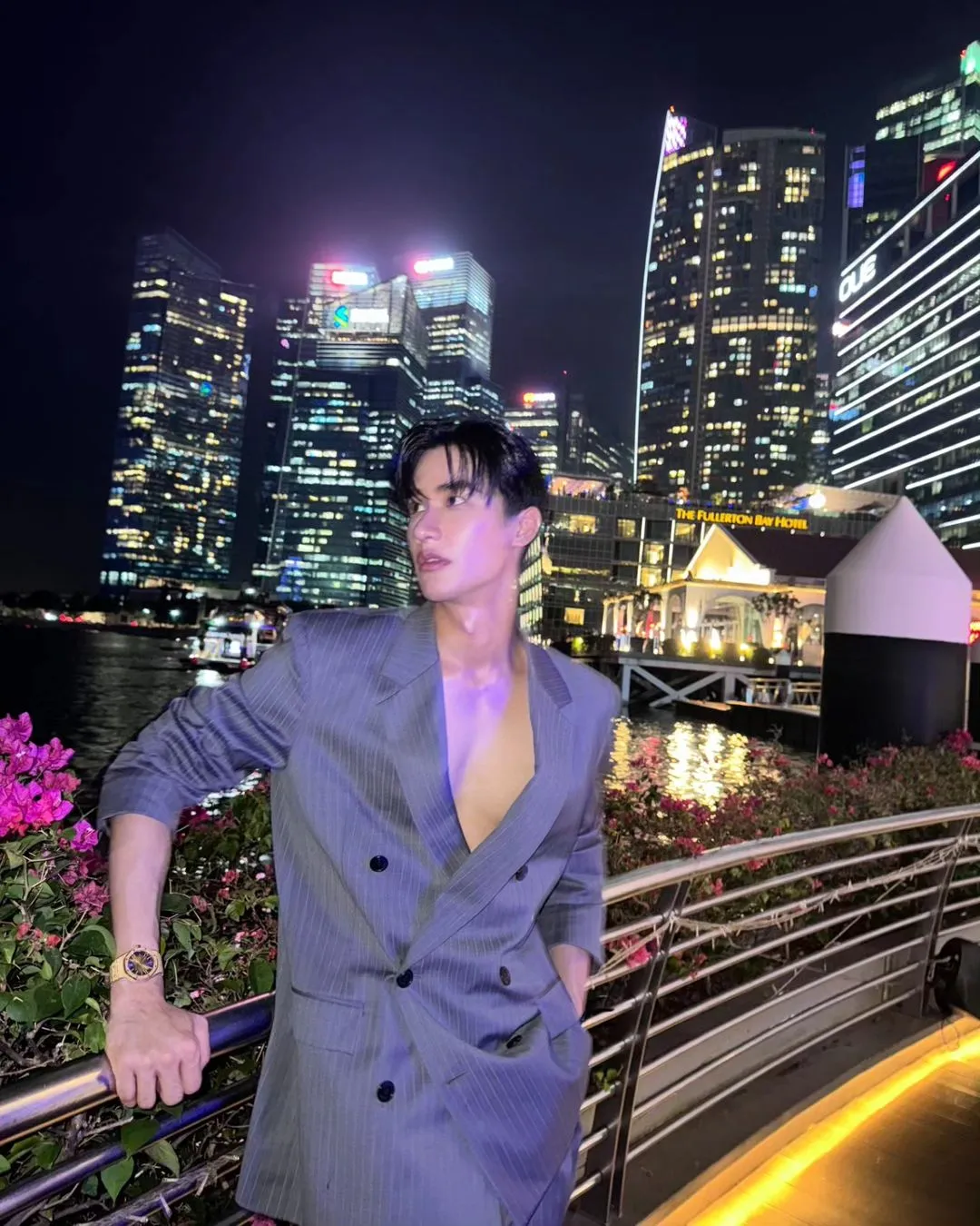 怎么会有男演员，能把西装穿得如此性感！