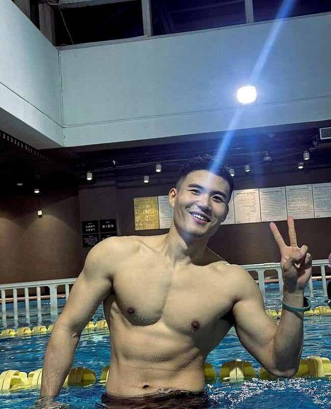 壮硕的黑皮运动男，令人窒息的爆棚荷尔蒙气息！