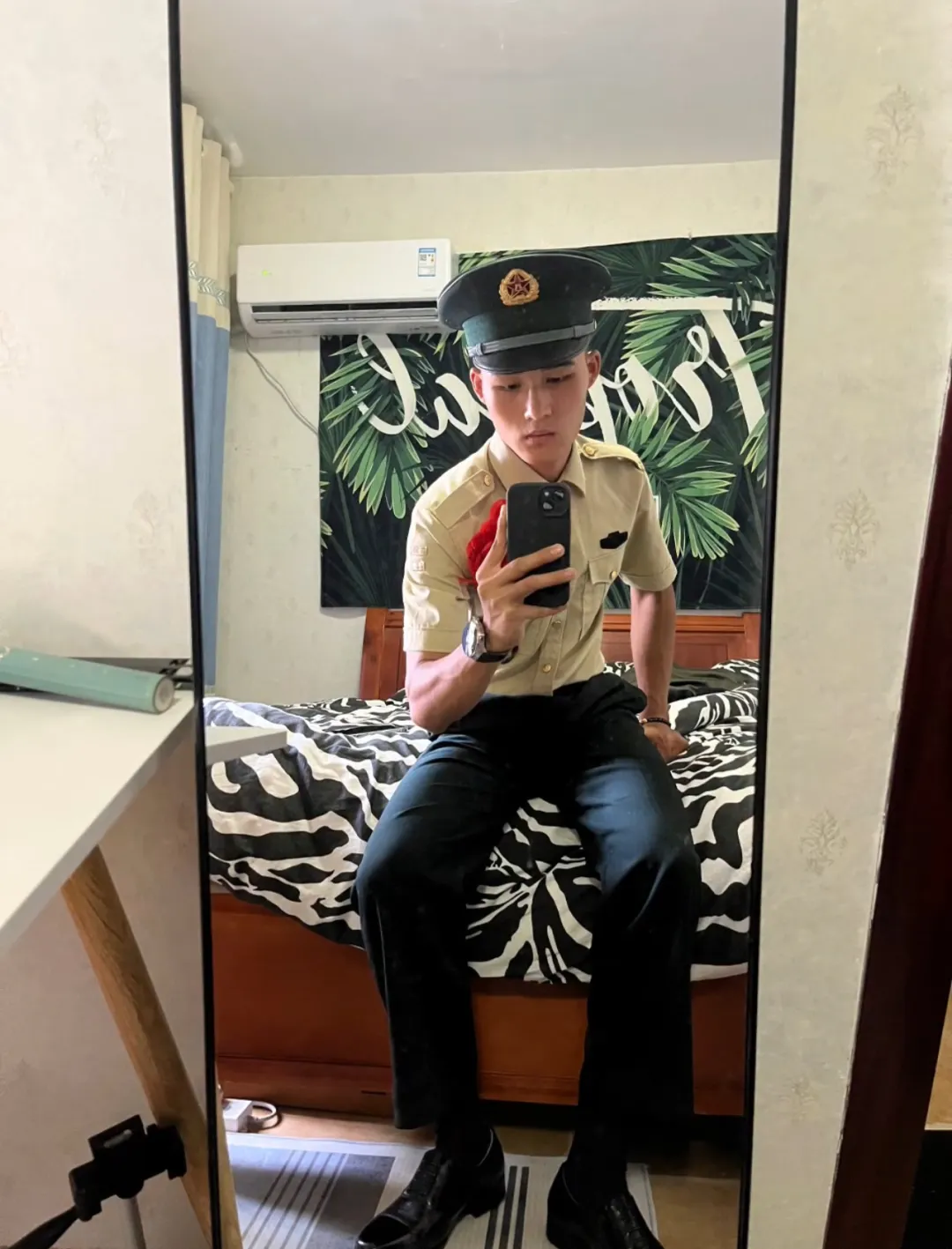 兵哥哥光荣退伍，刚毅清澈的眼神太帅了！